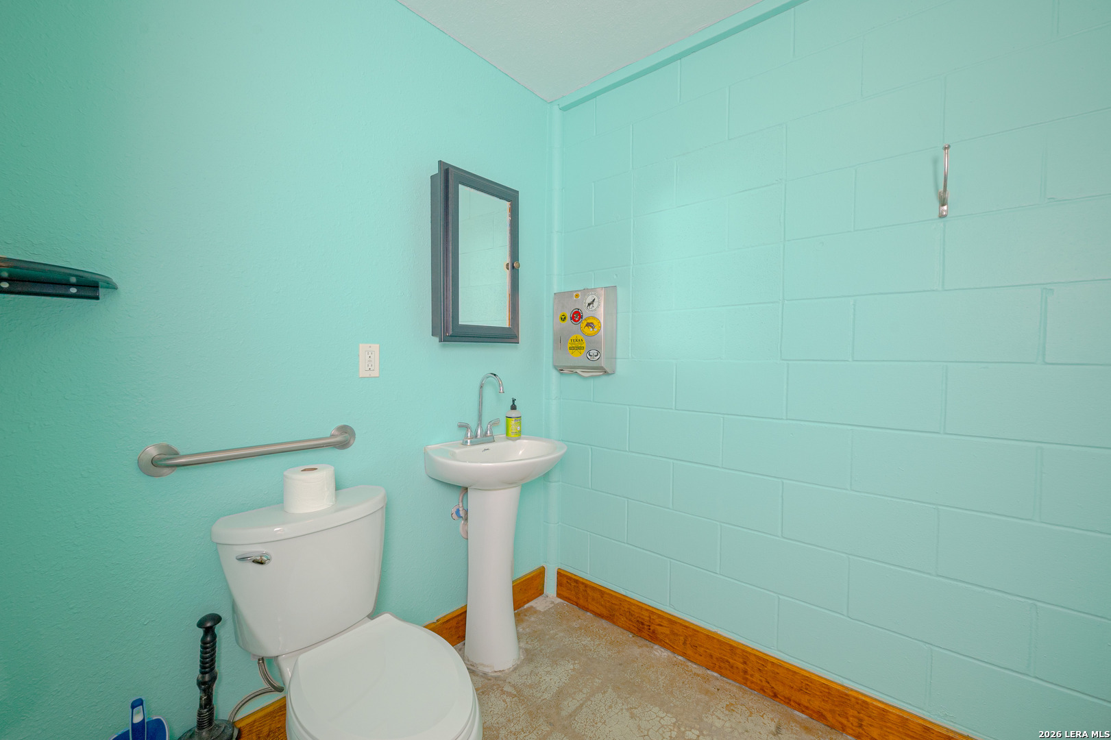 main property photo 18