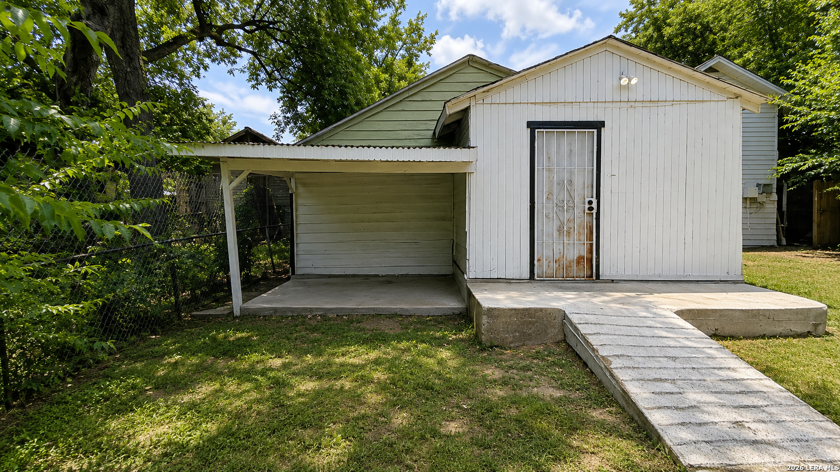 main property photo 14