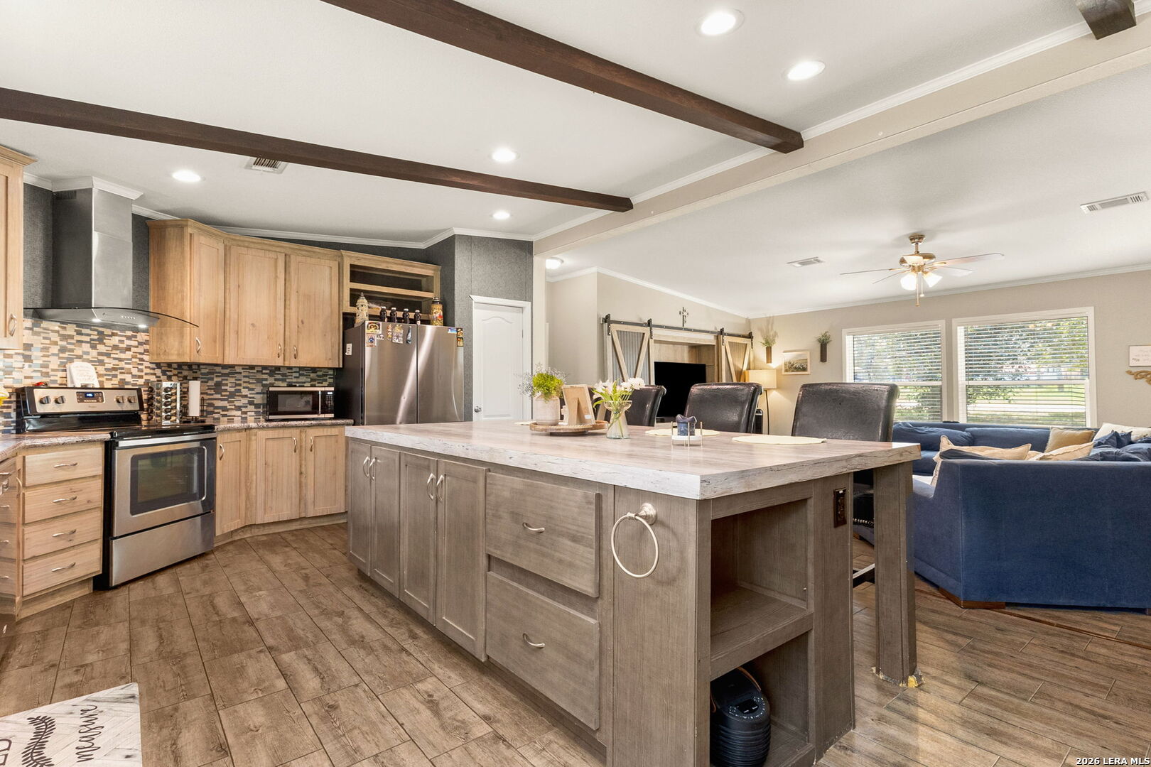 main property photo 8