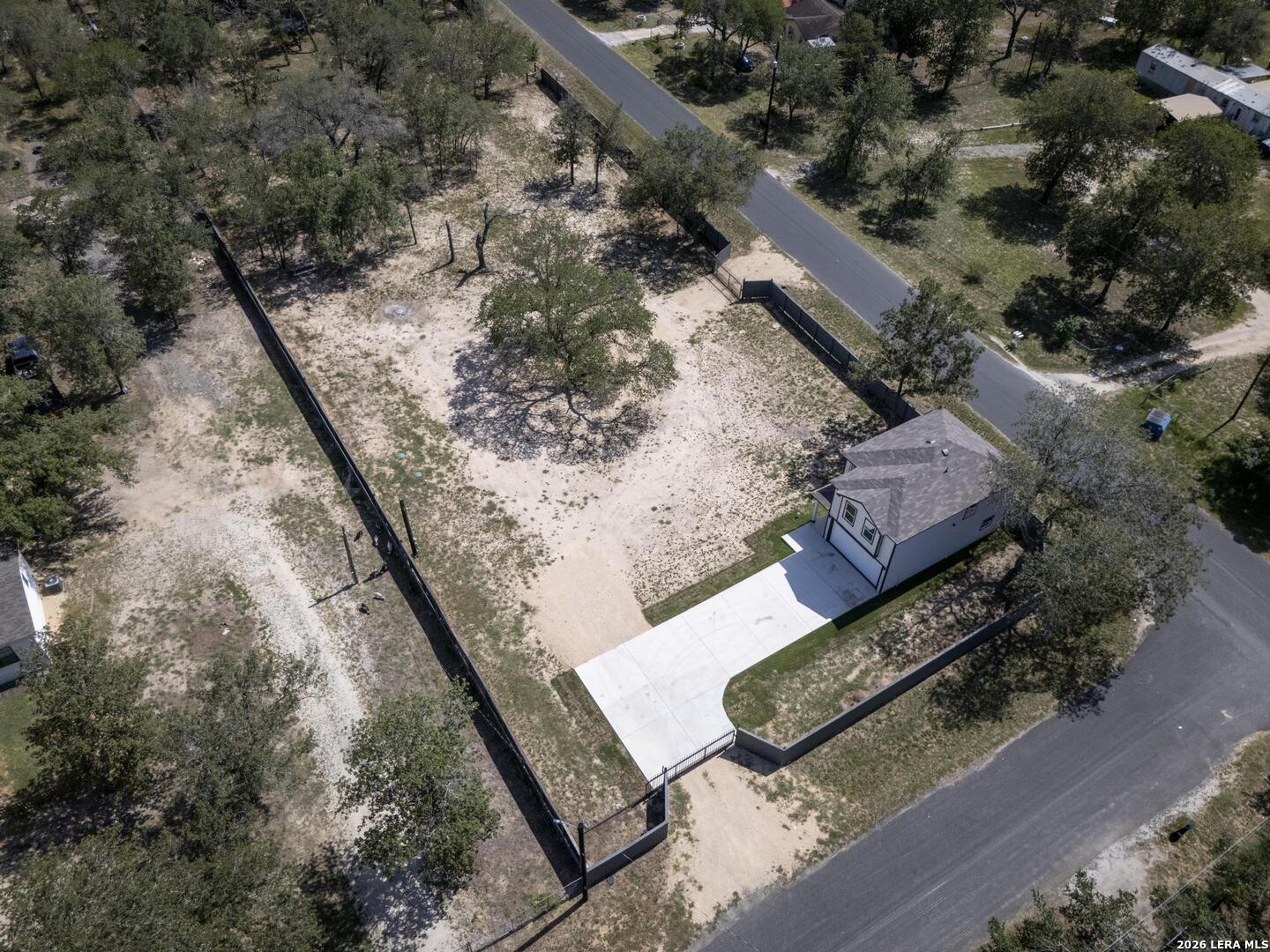 main property photo 37
