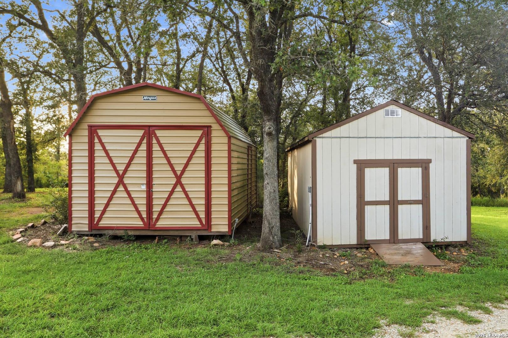 main property photo 41