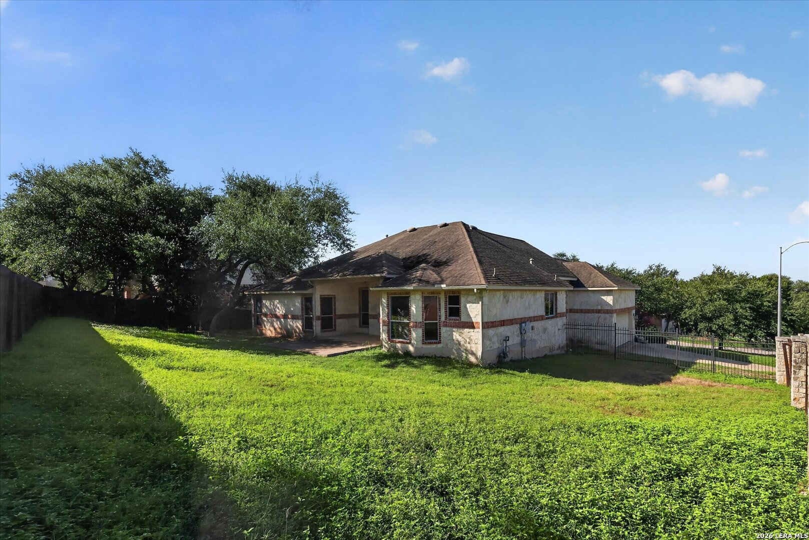 main property photo 23