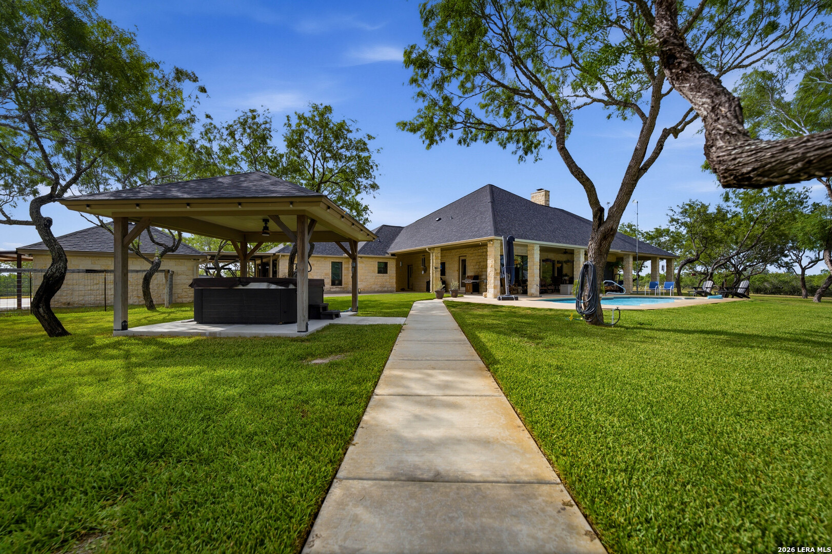 main property photo 12