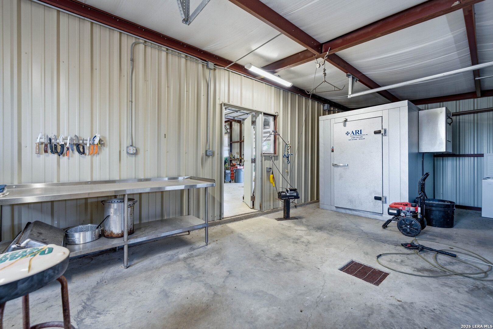 main property photo 25