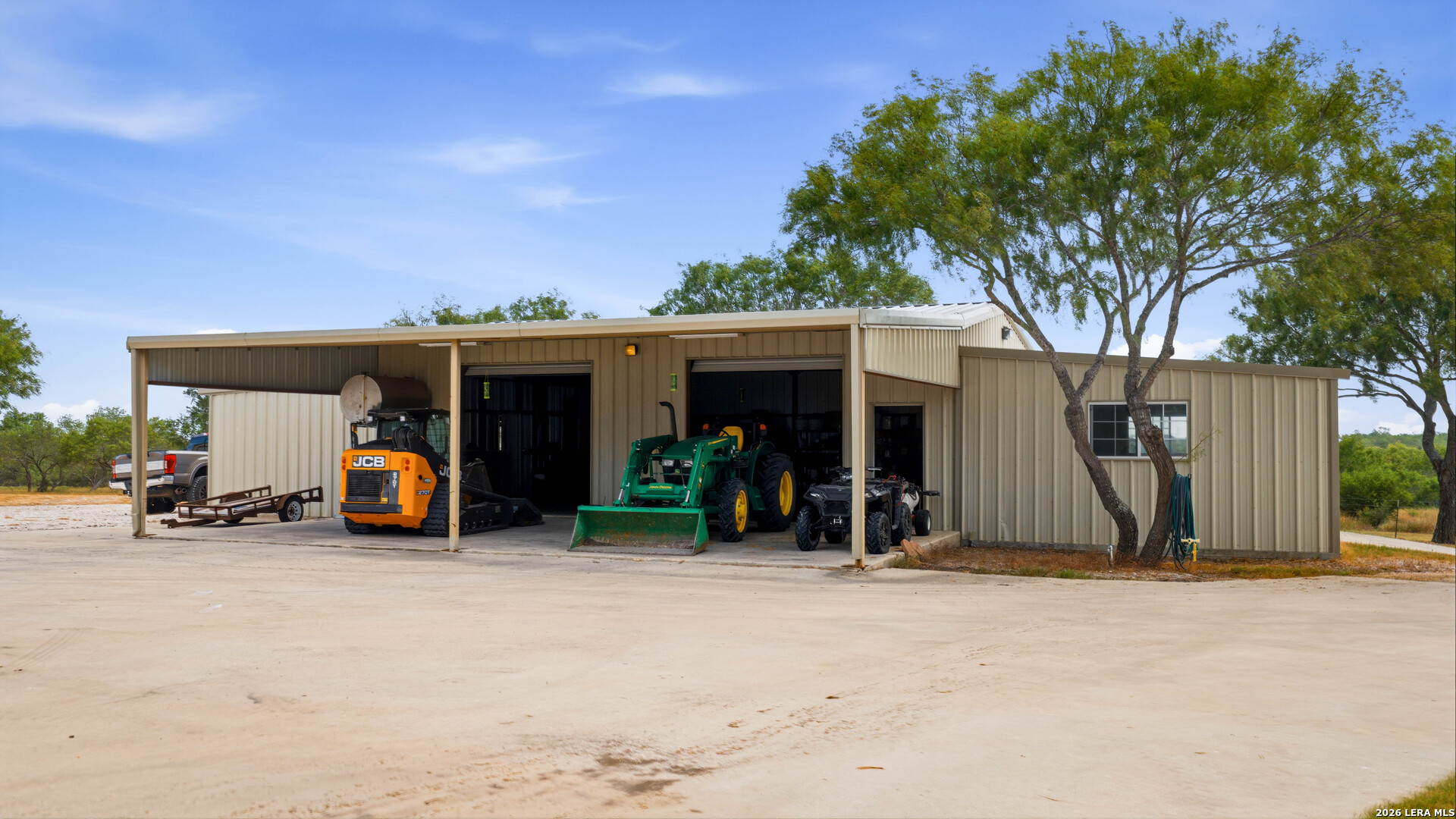 main property photo 31