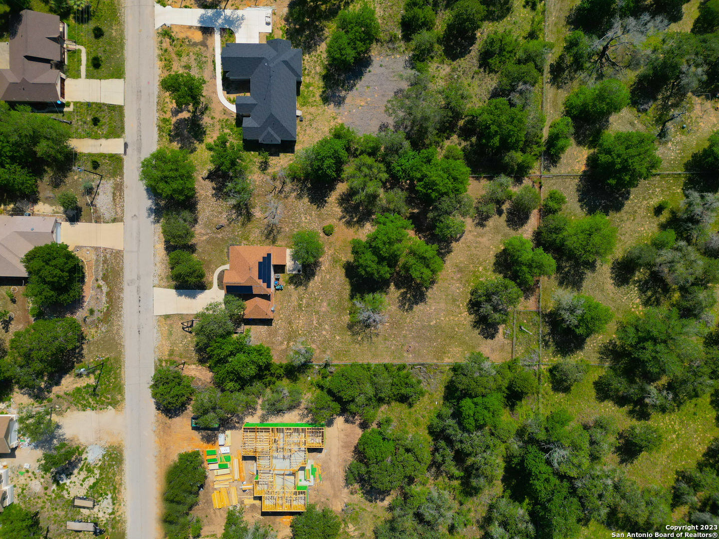 main property photo 25