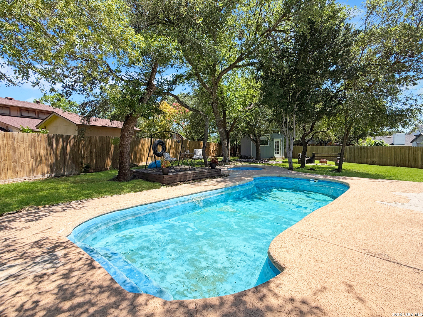 main property photo 30