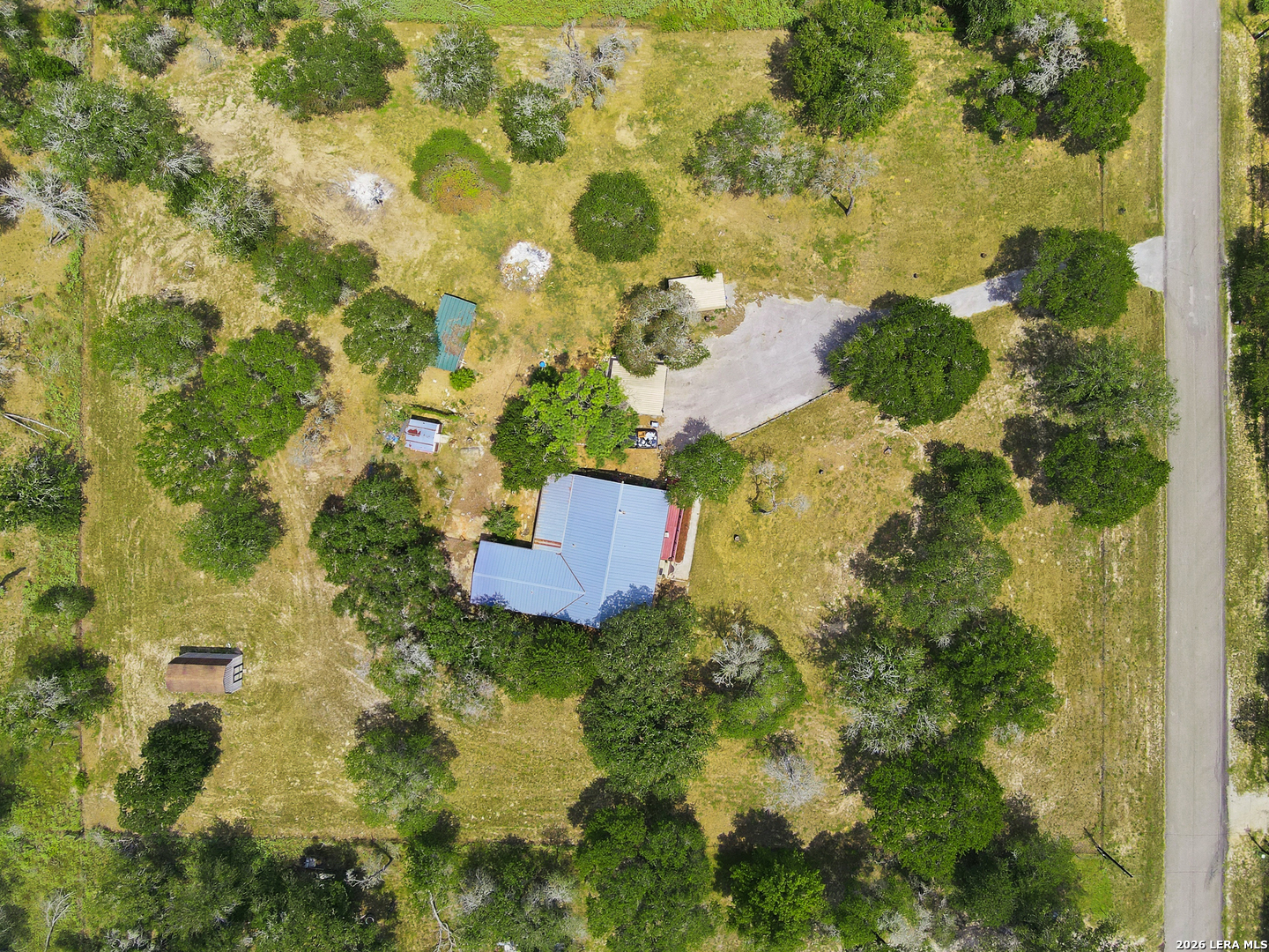 main property photo 34