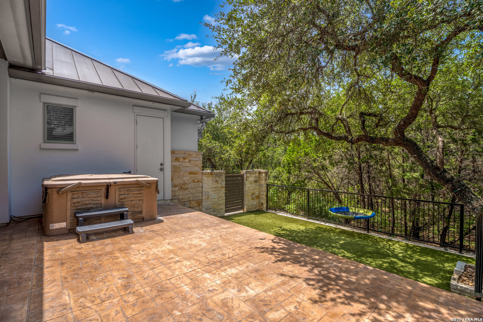 main property photo 35