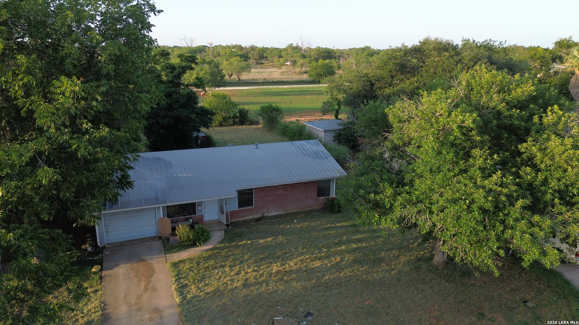main property photo 6