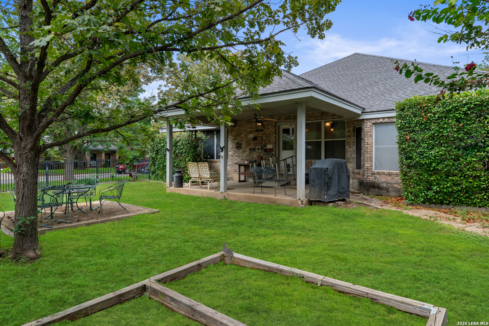main property photo 41