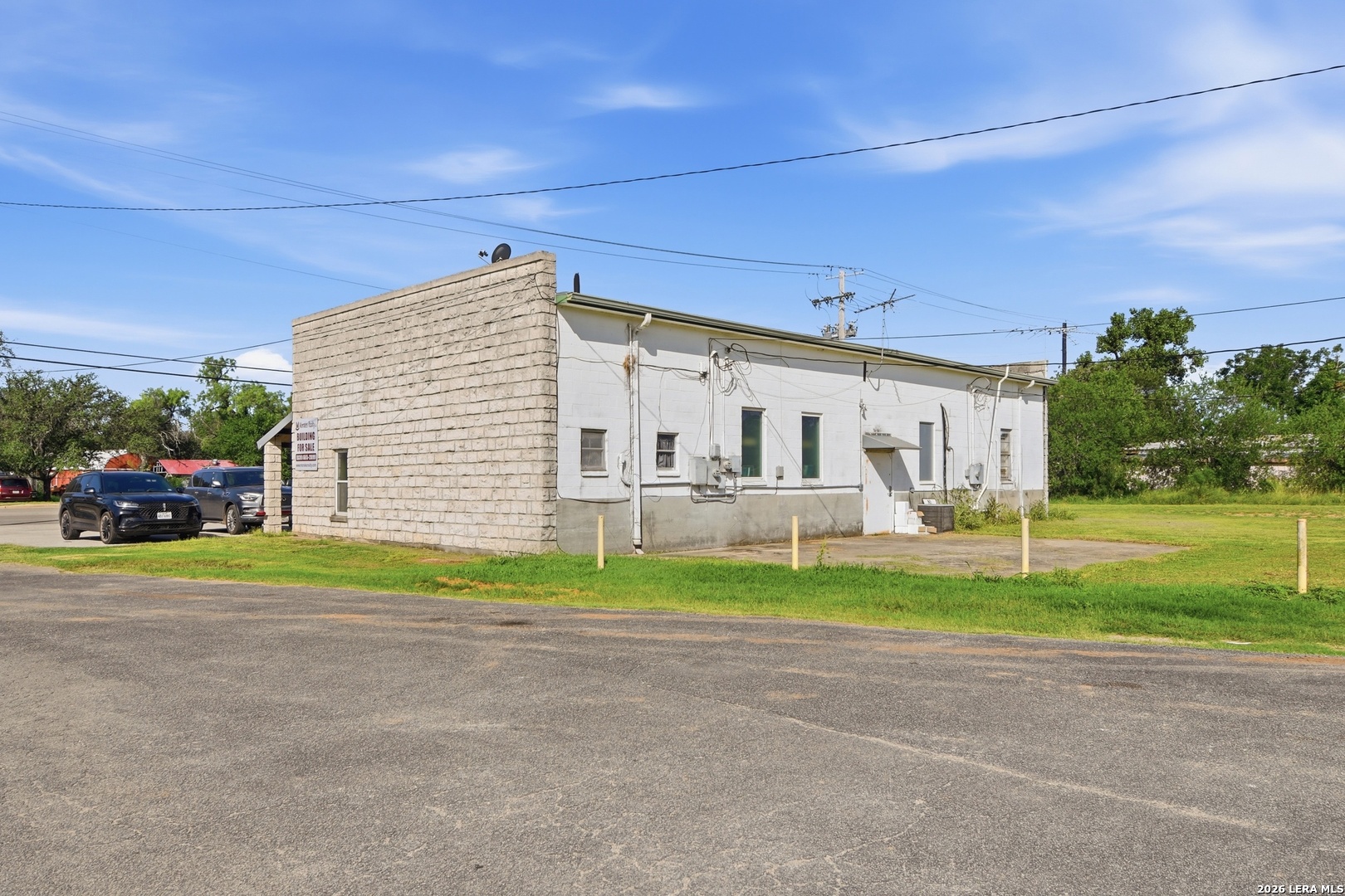 main property photo 28