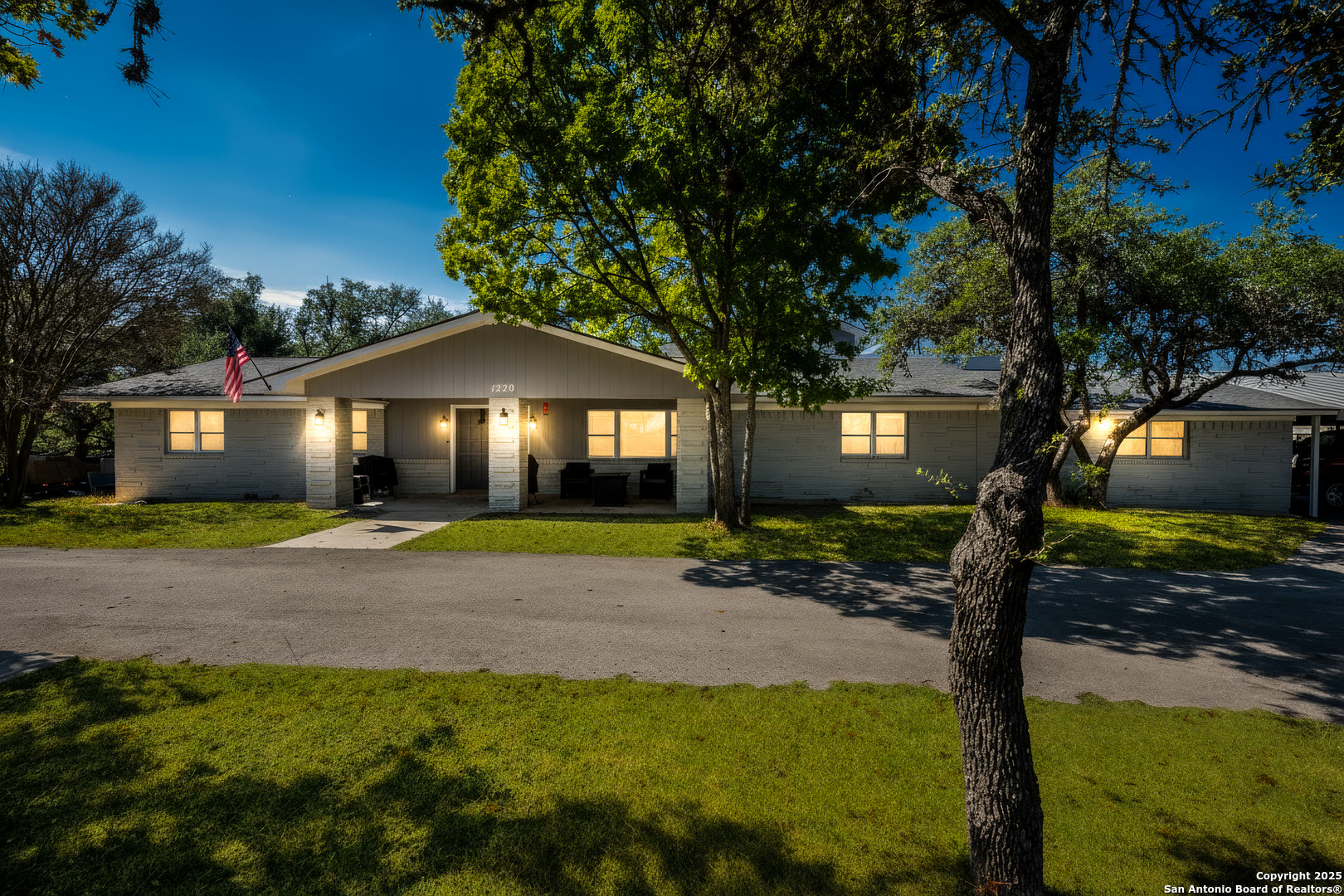 main property photo 1