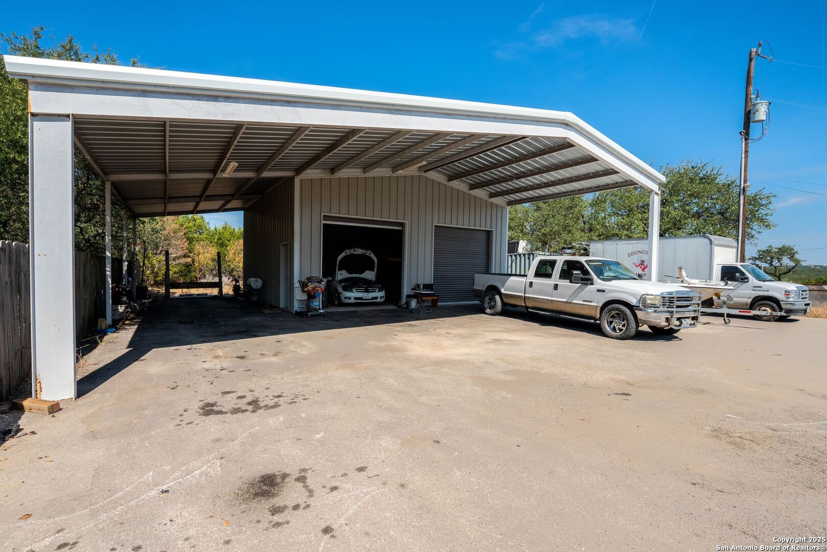 main property photo 33