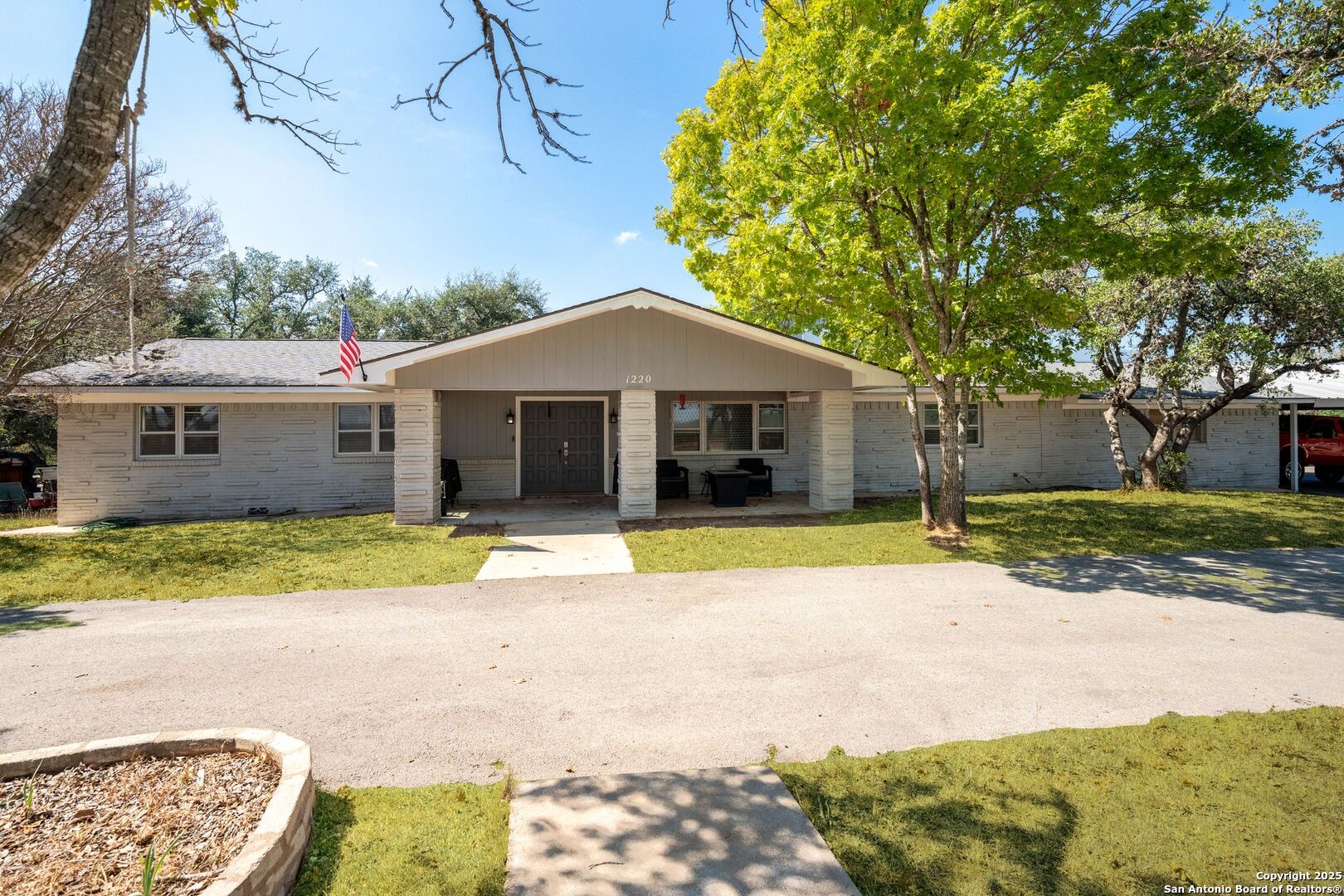 main property photo 36