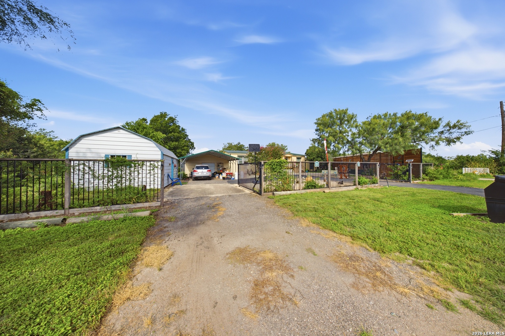 main property photo 10
