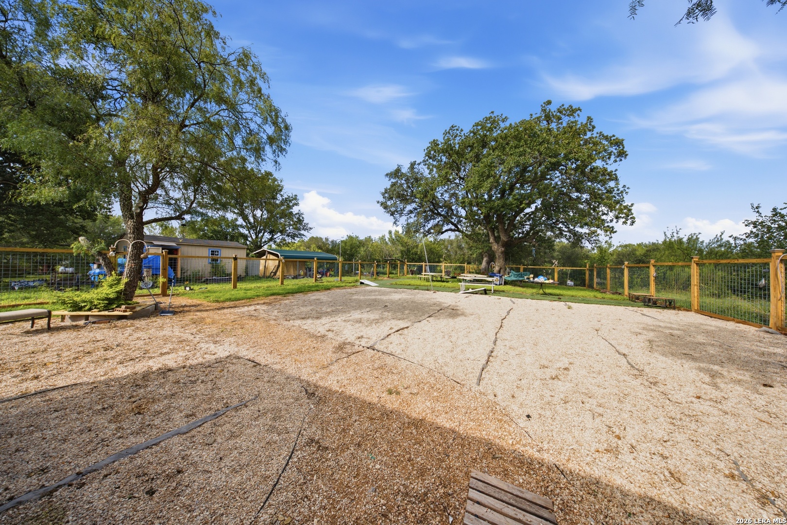 main property photo 41