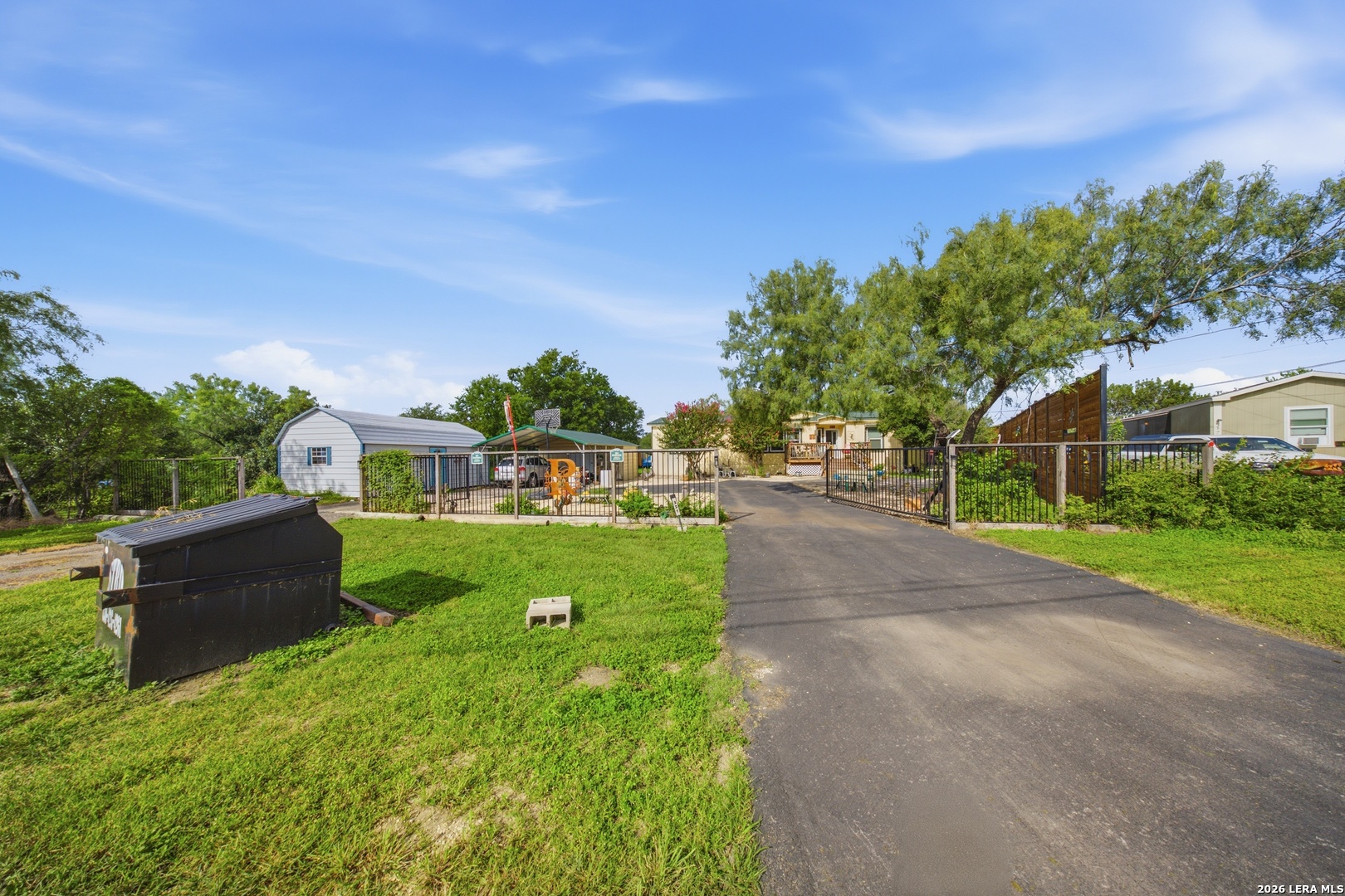 main property photo 9