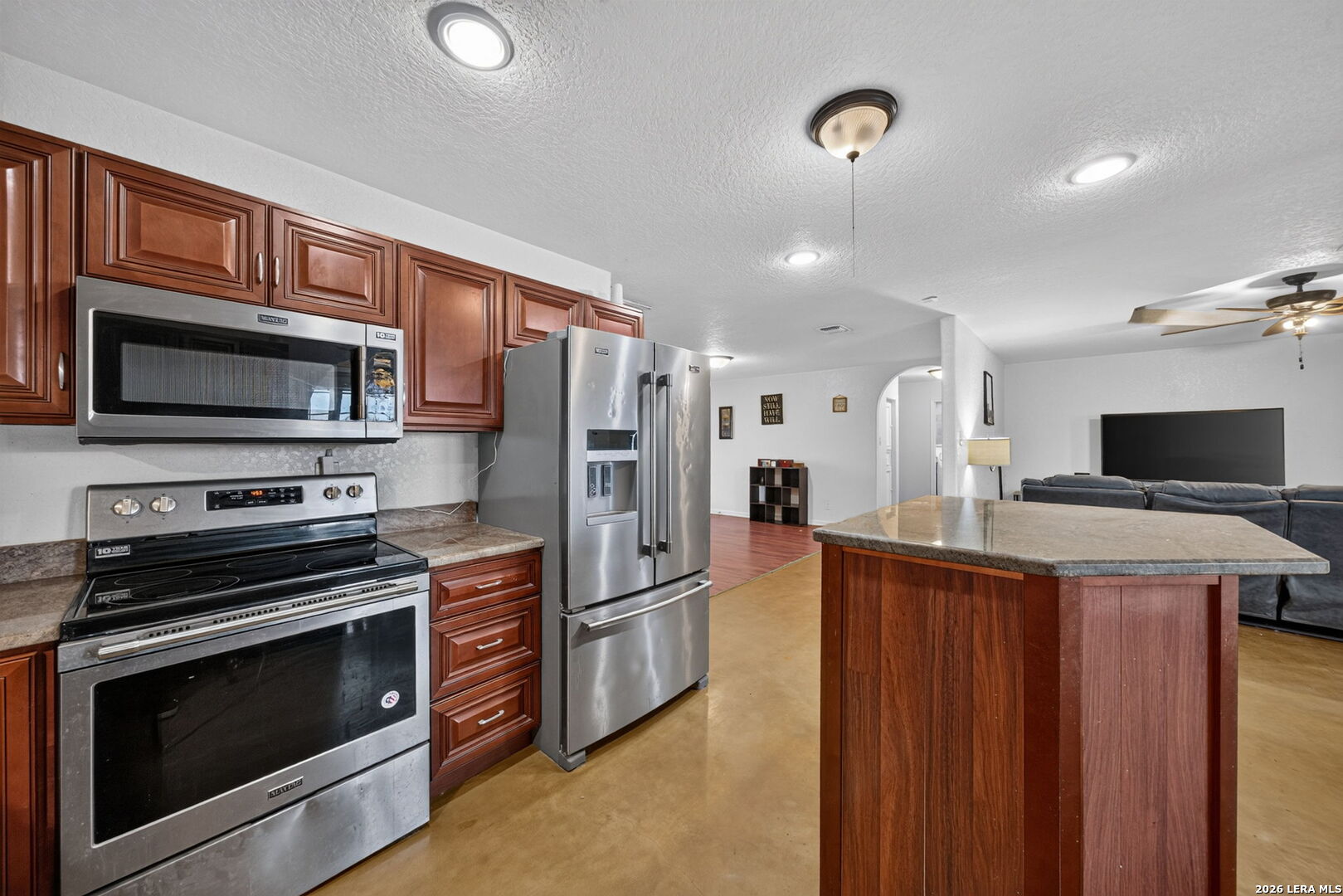 main property photo 18