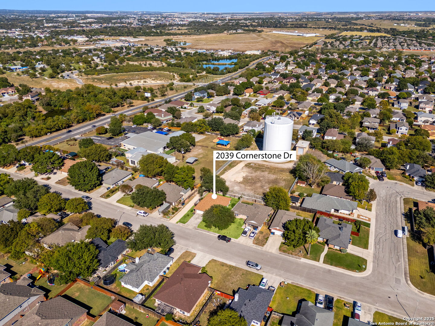 main property photo 32