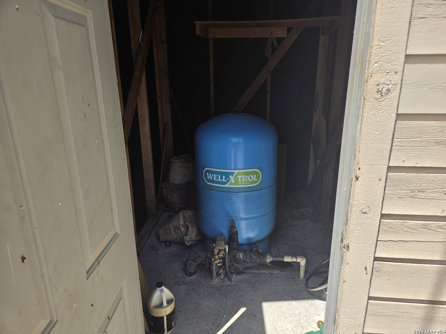 main property photo 41