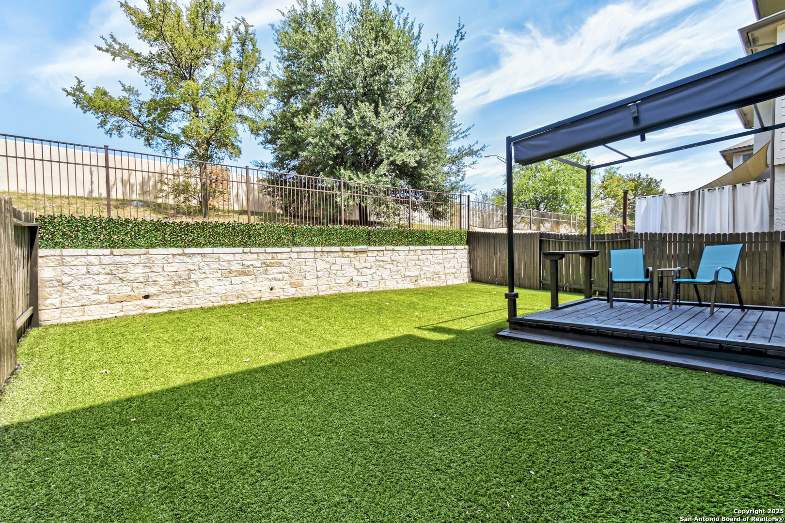 main property photo 25