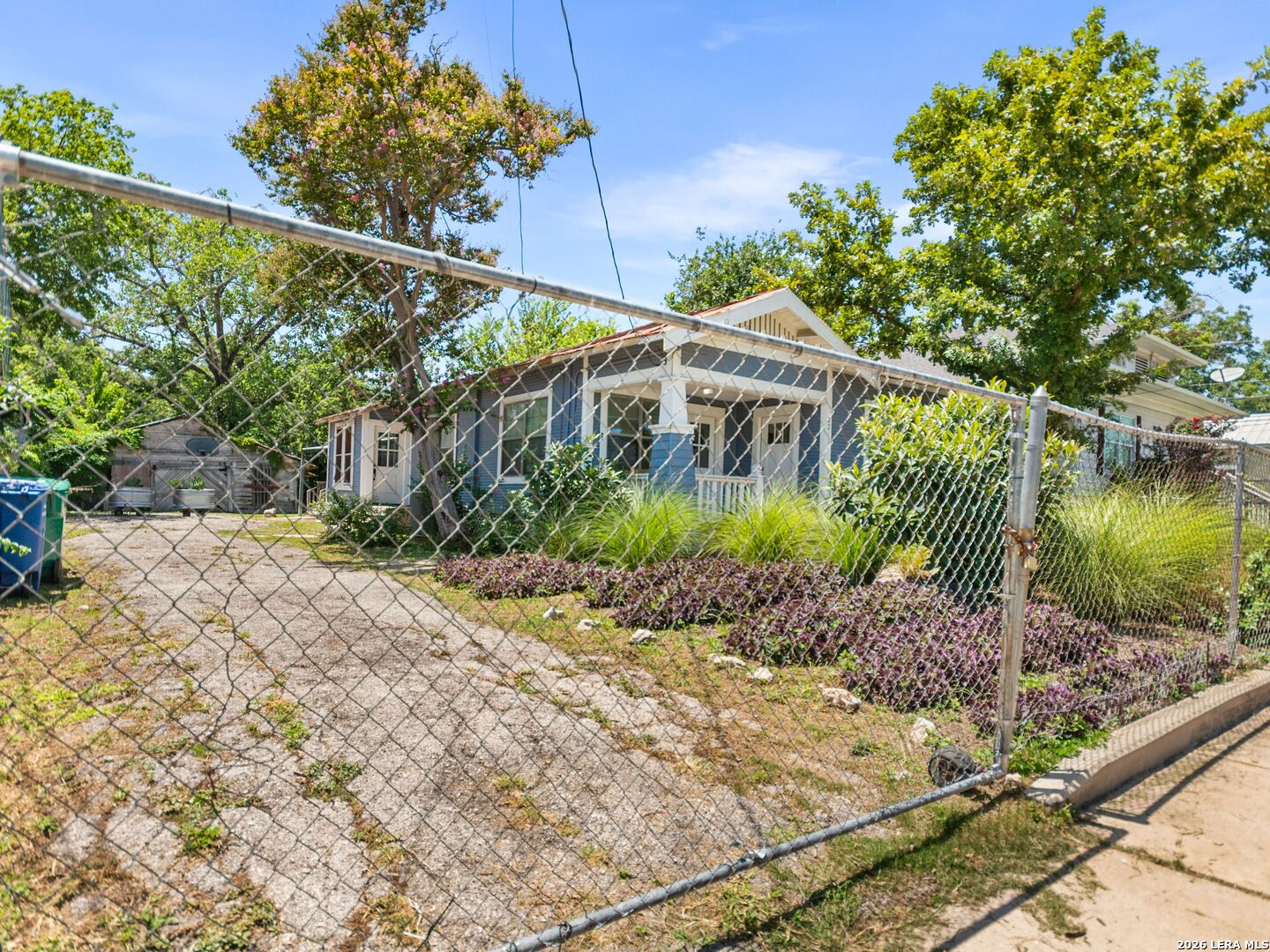 main property photo 40