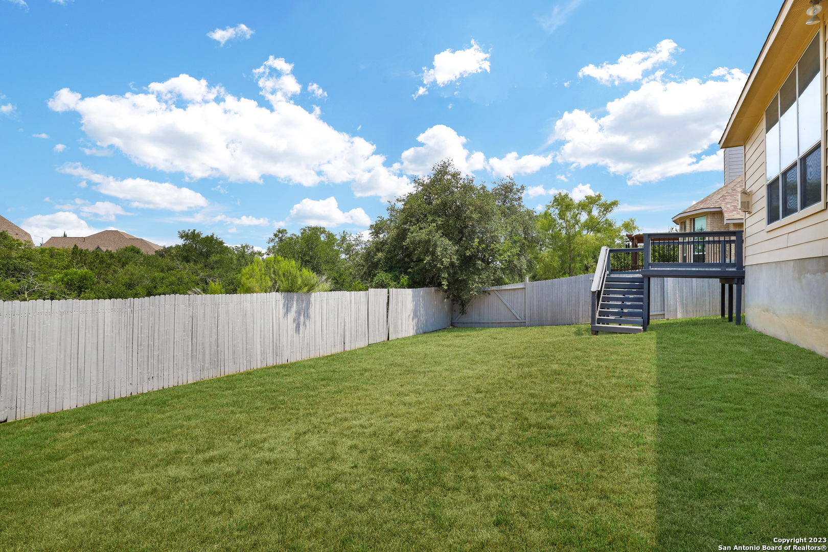 main property photo 25