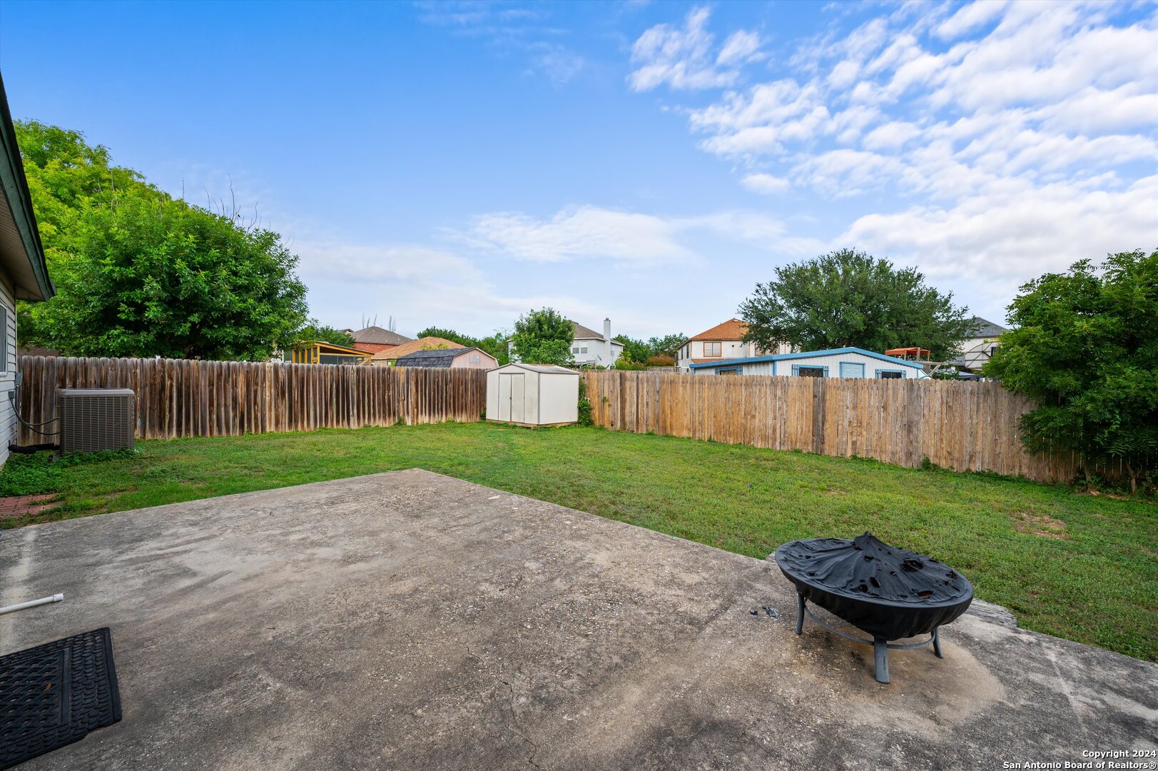 main property photo 28