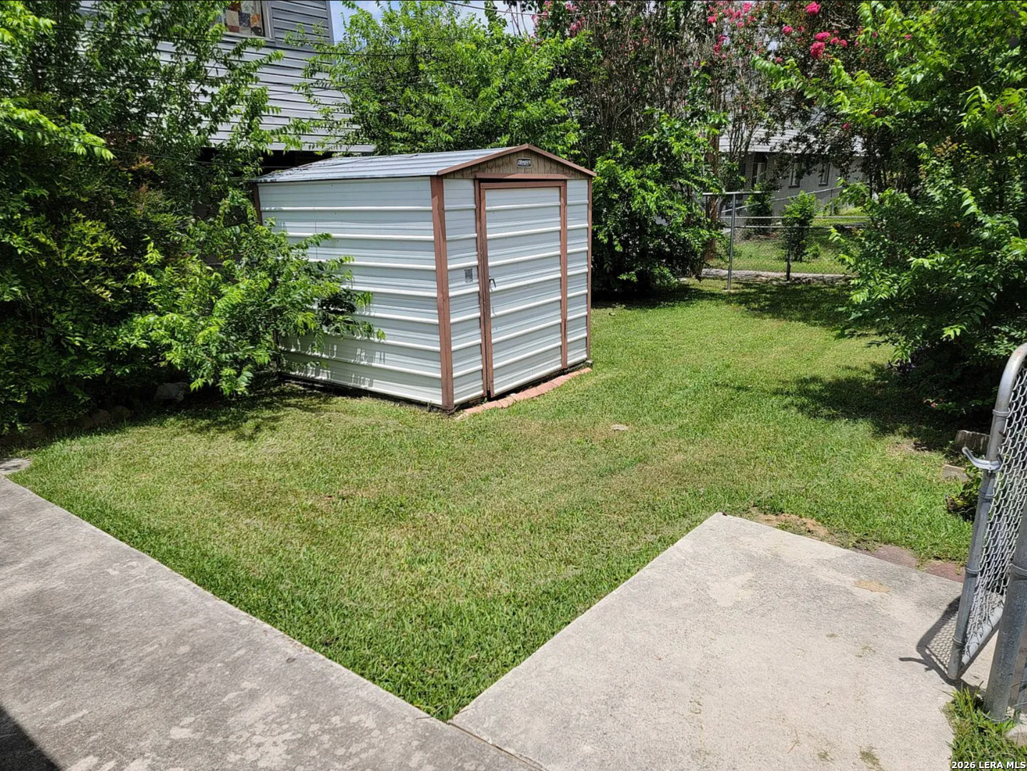 main property photo 16
