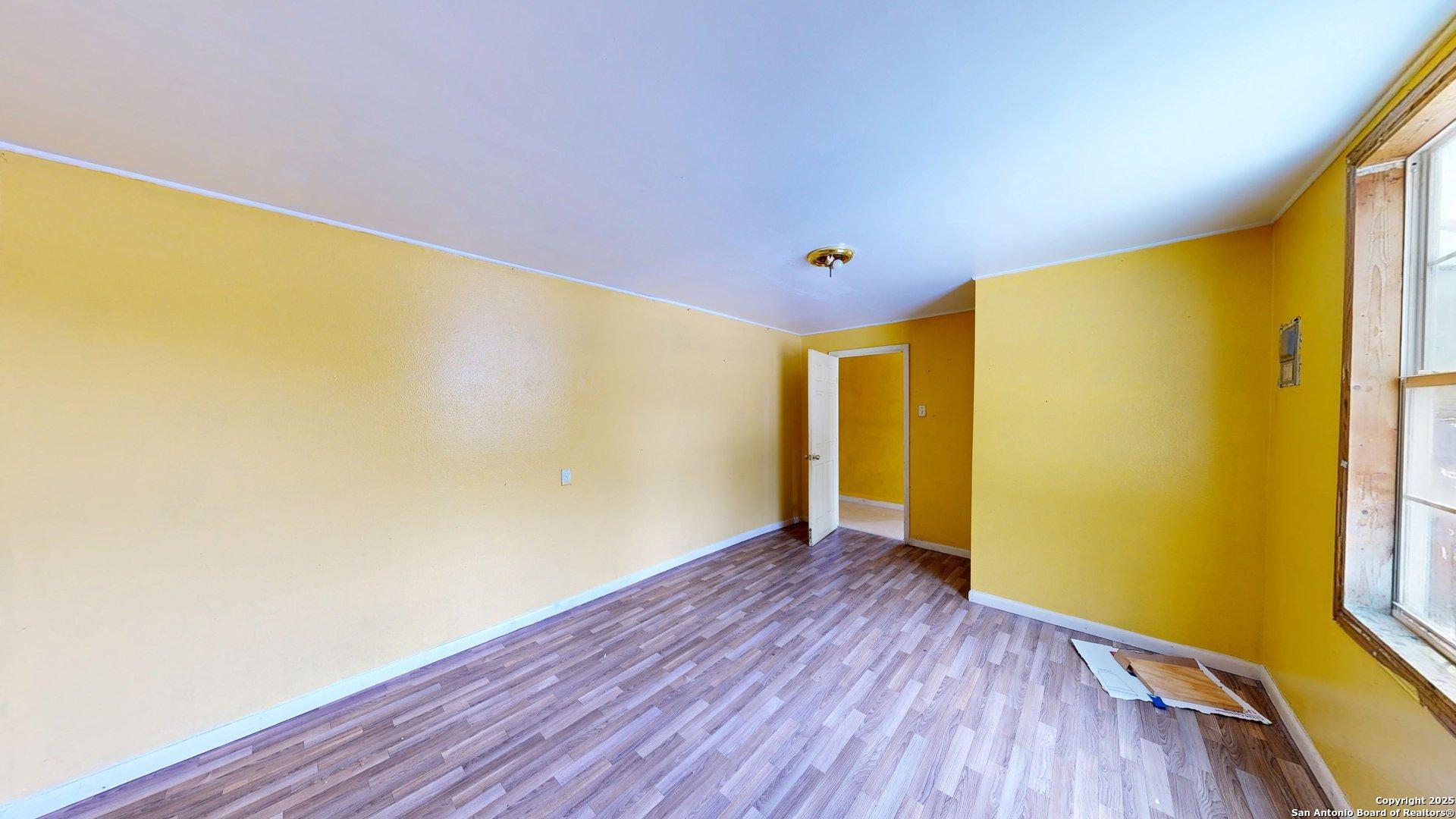 main property photo 13