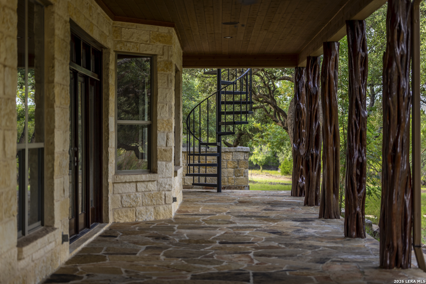 main property photo 41