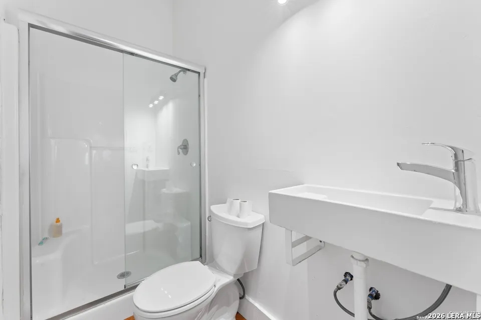 main property photo 44