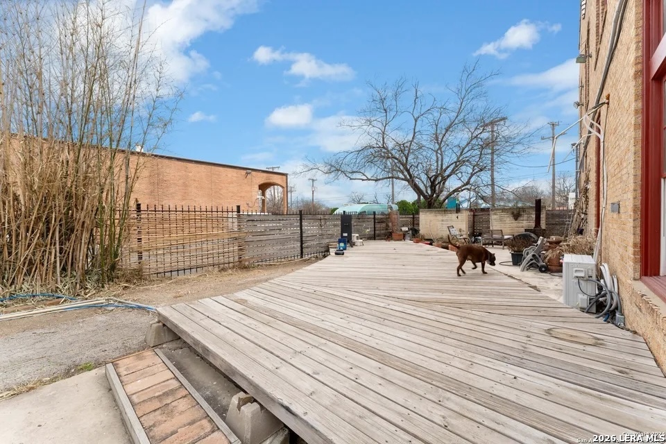 main property photo 7