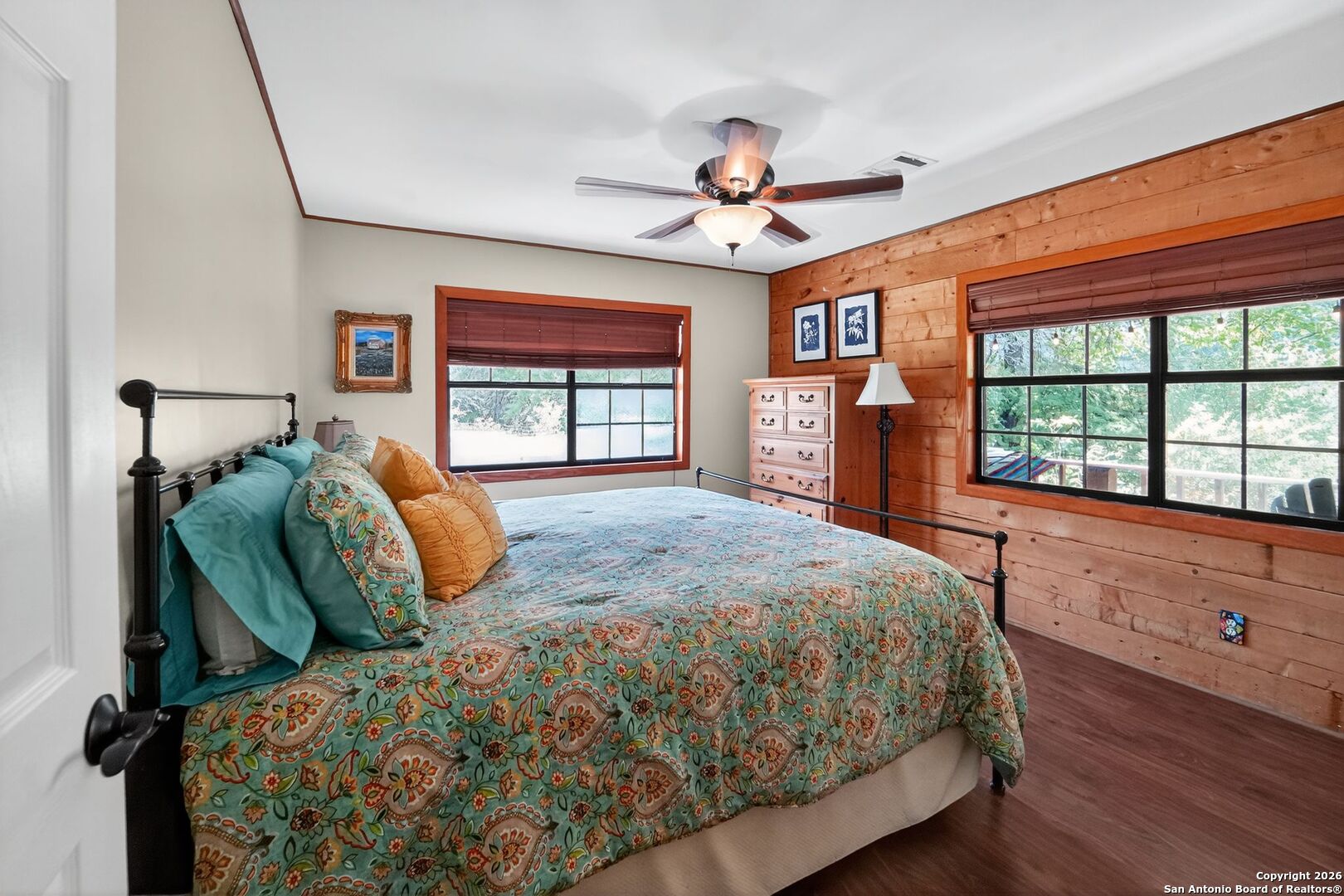main property photo 28