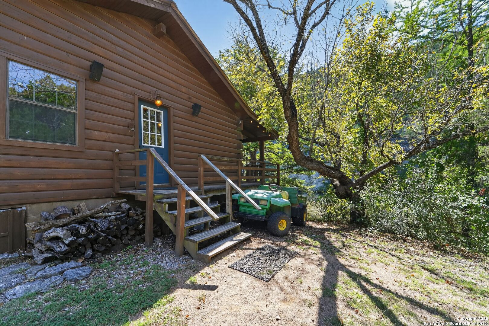 main property photo 6