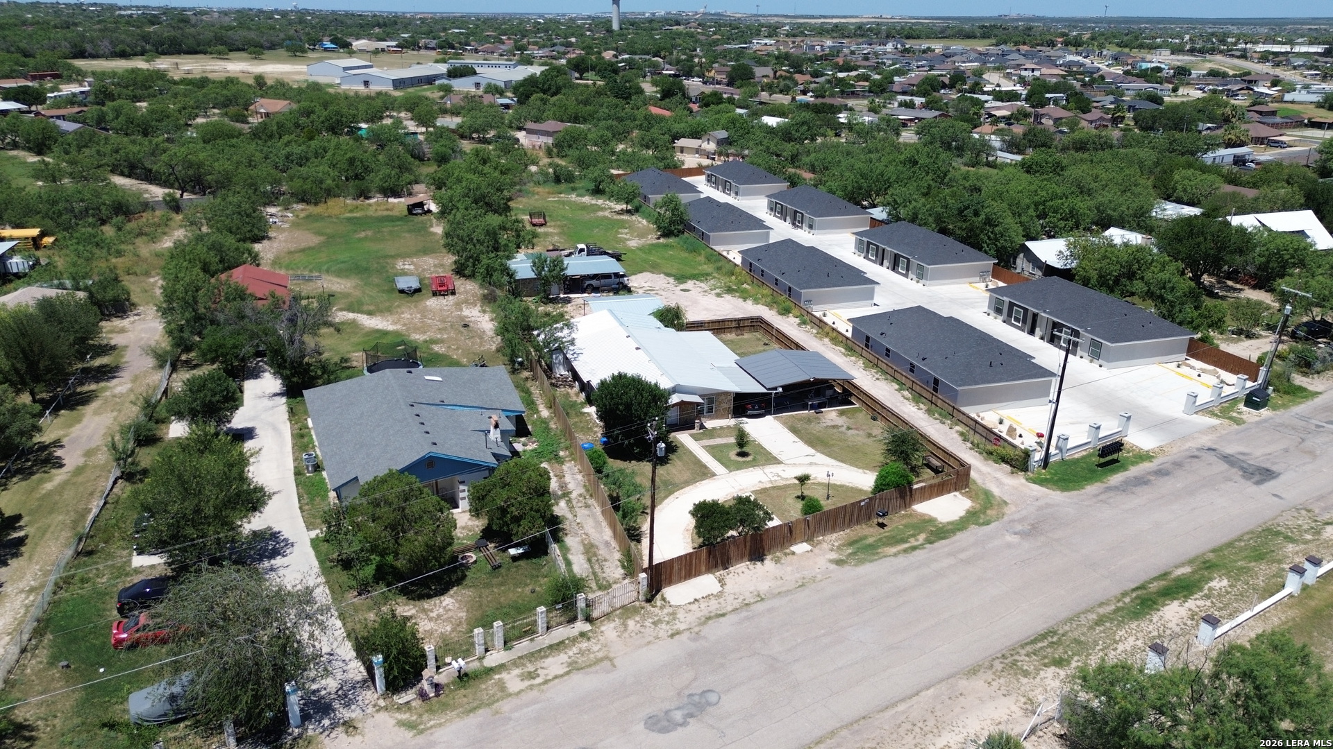 main property photo 41