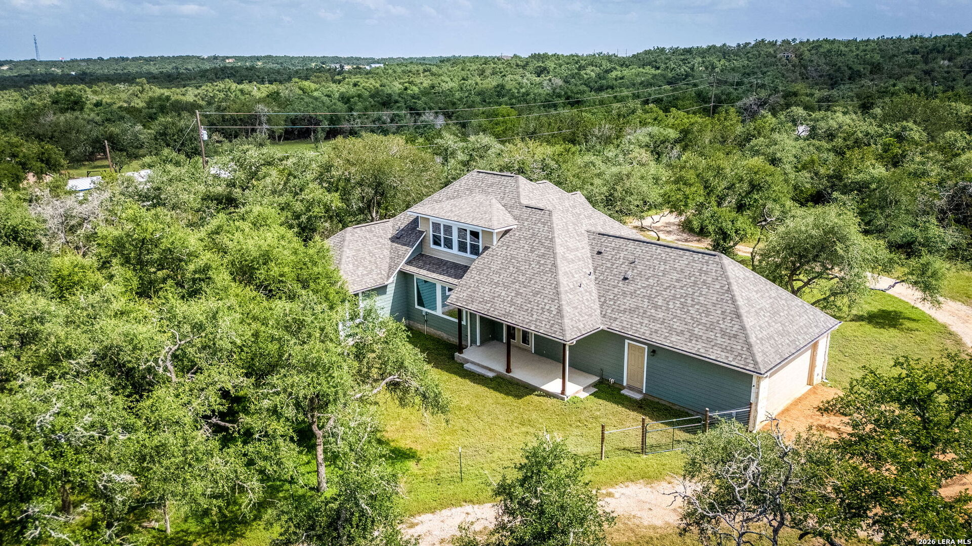 main property photo 6