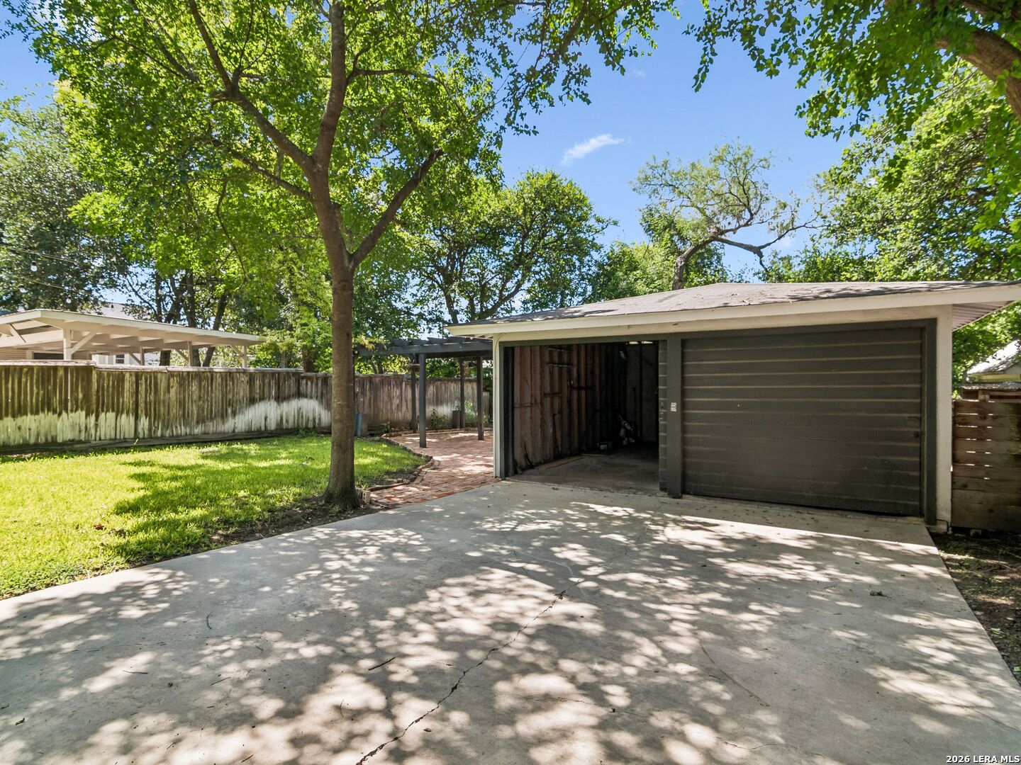 main property photo 19
