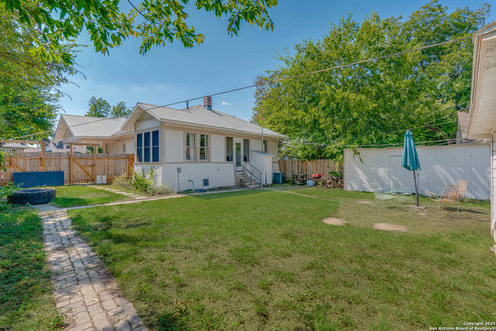 main property photo 34