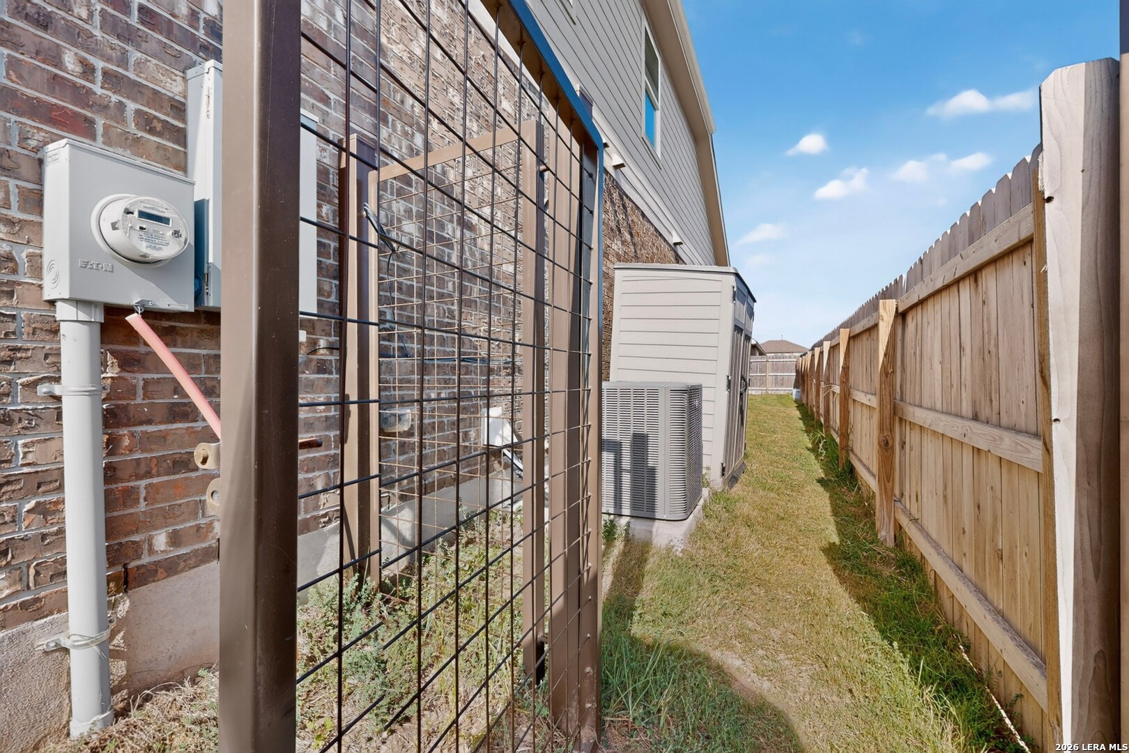 main property photo 40