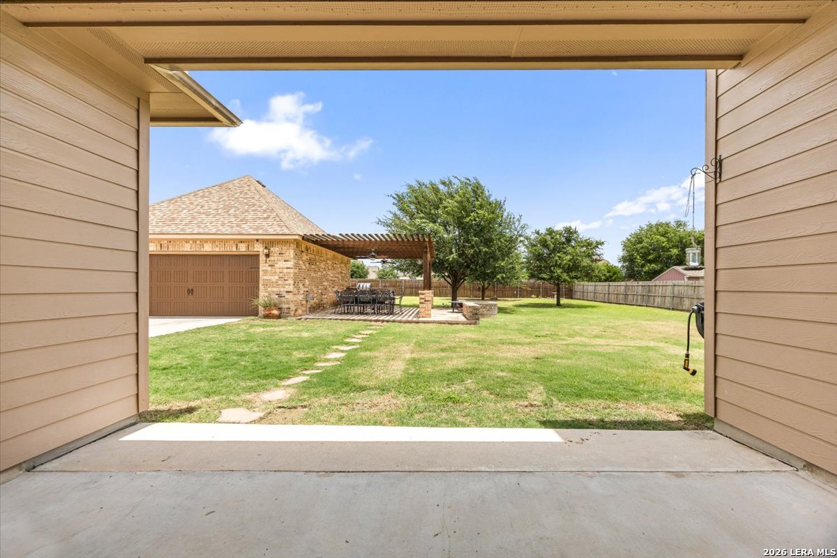 main property photo 40