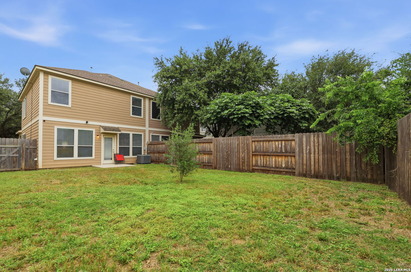 main property photo 29