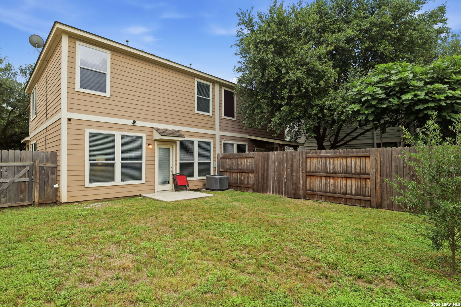 main property photo 30