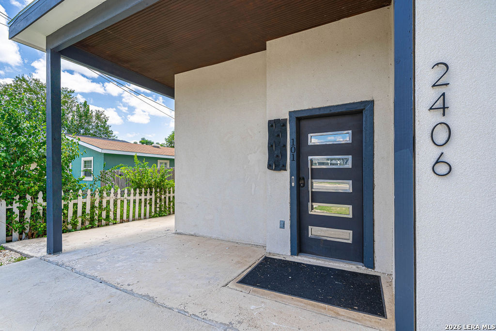 main property photo 8