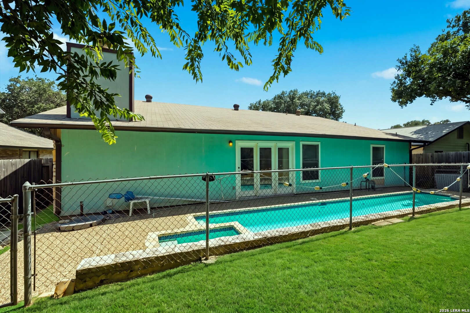 main property photo 28