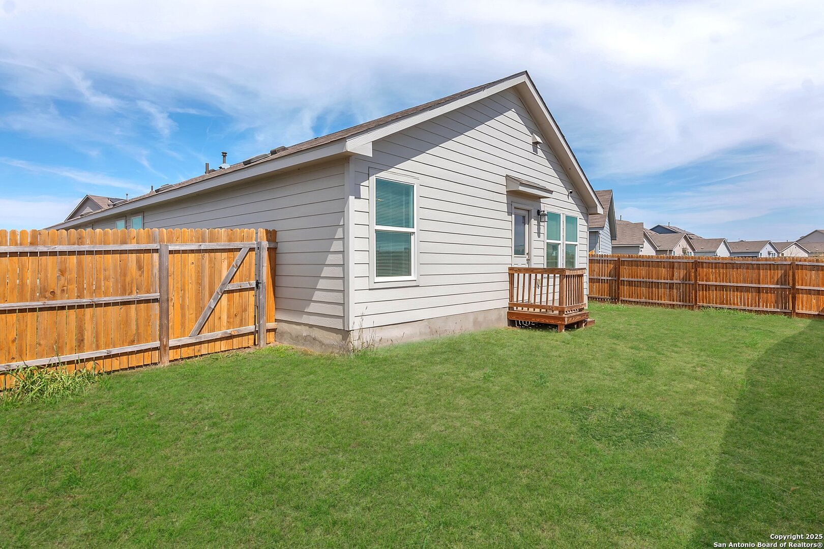 main property photo 22