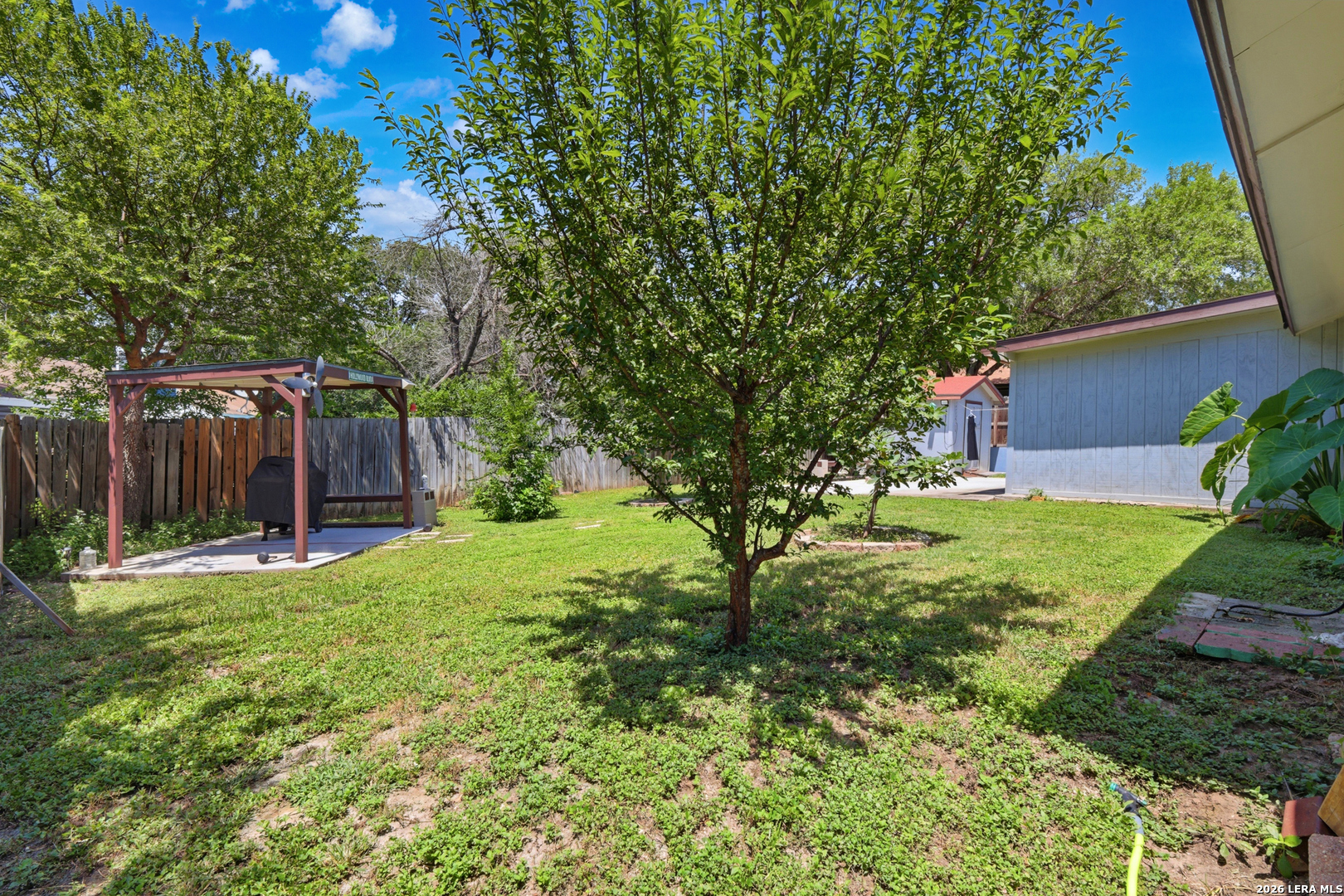 main property photo 41