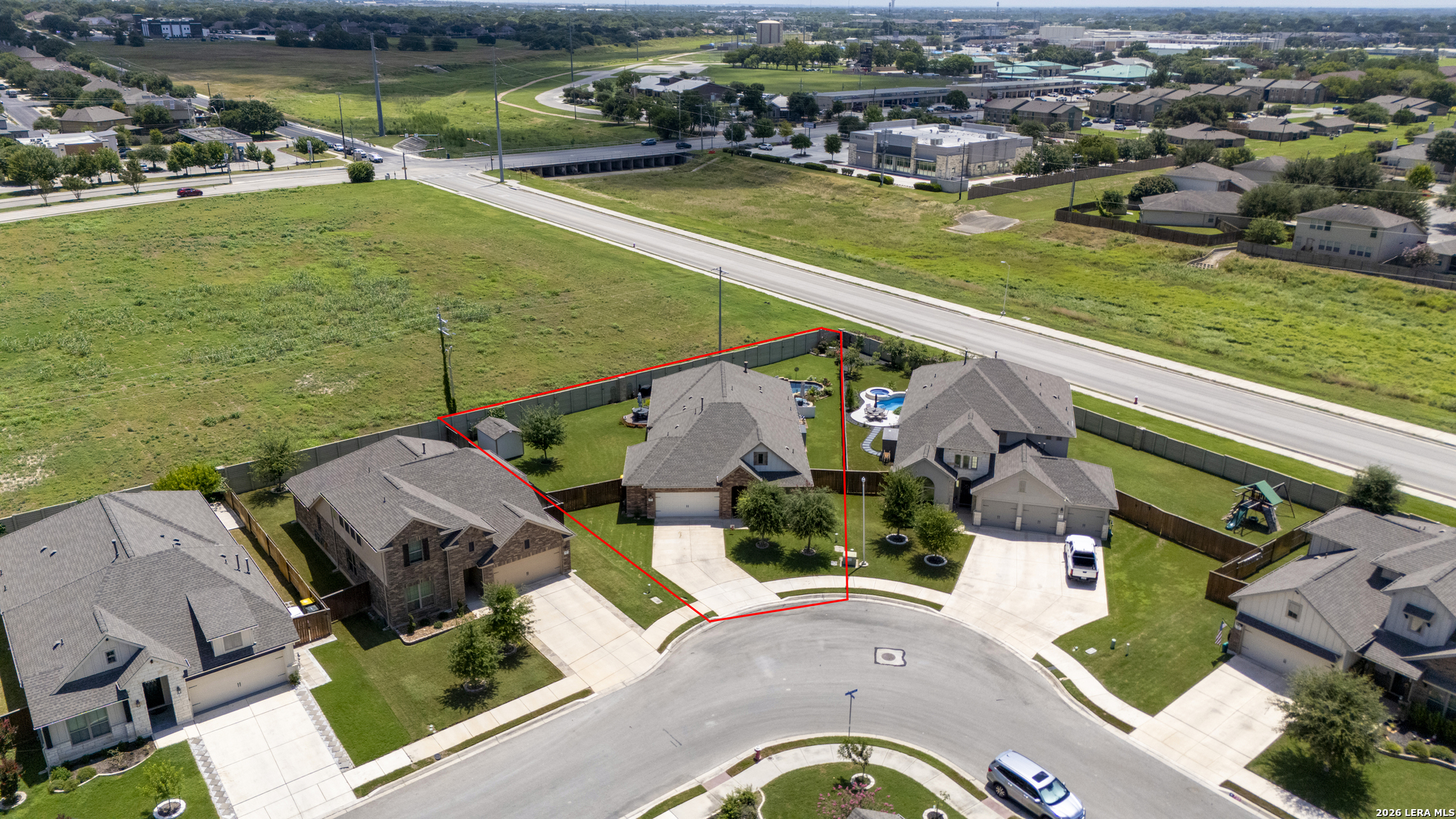 main property photo 41