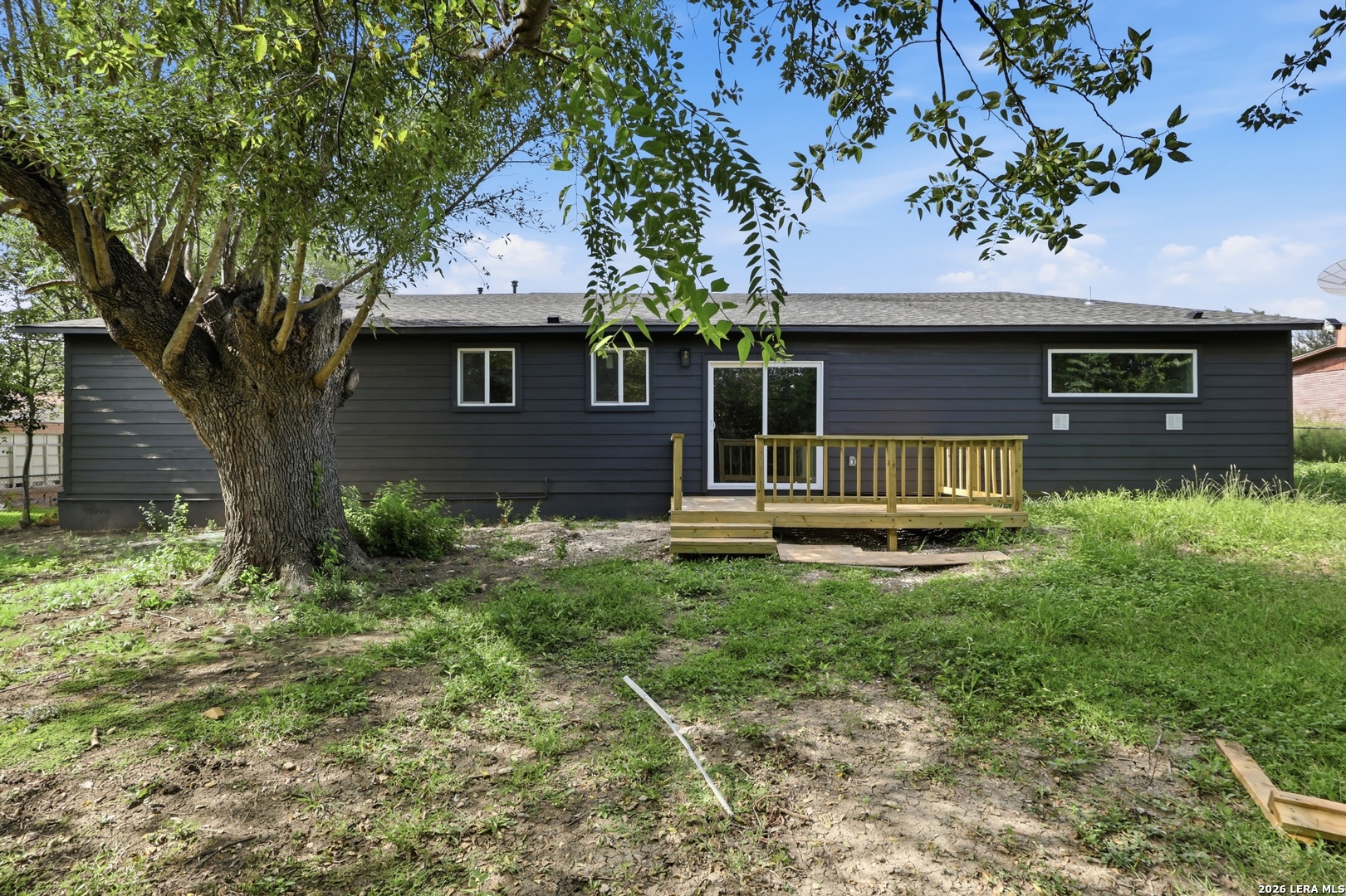 main property photo 41